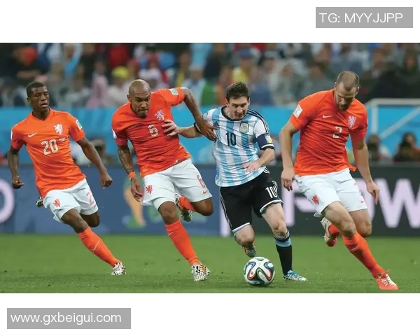 足球巨星梅西与队友们欢聚一堂的精彩瞬间大合照回顾